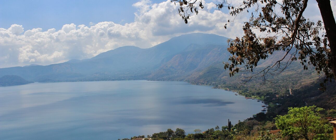 El Salvador lake